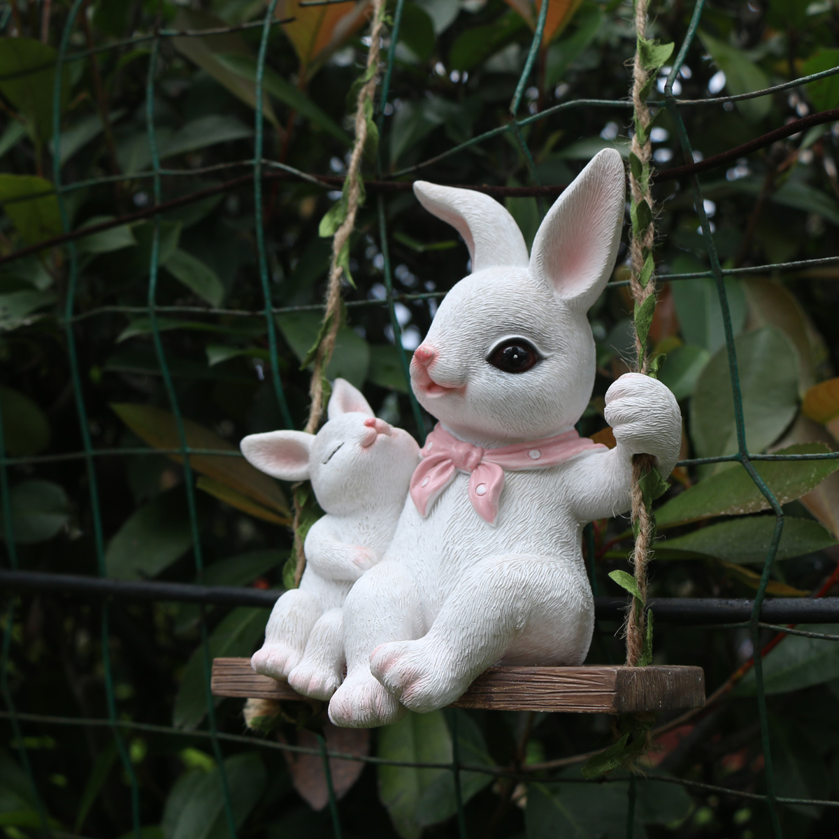 Adorable 1pc Resin Swing Rabbi - Gardening Tools Store 评论和价格